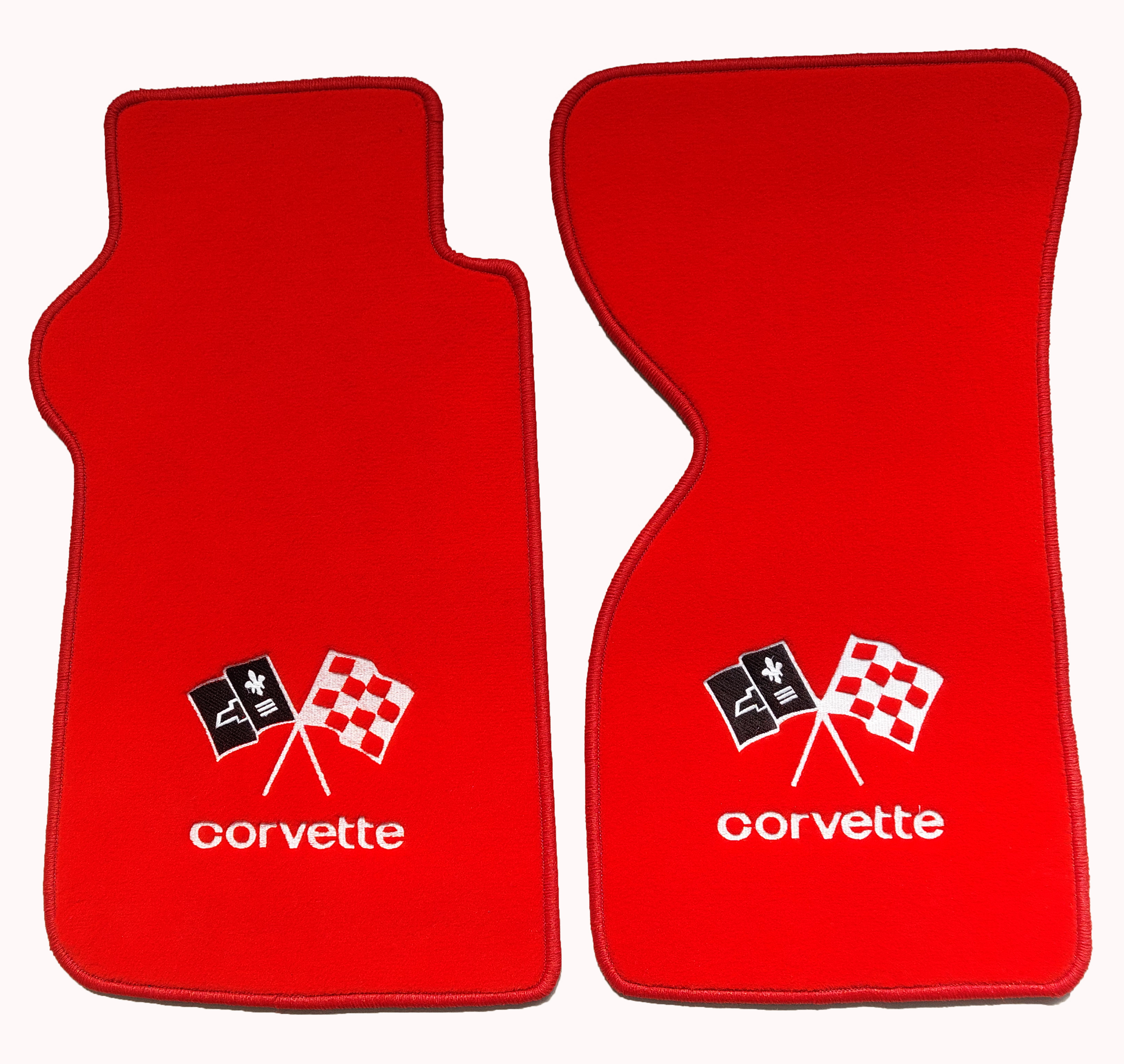 Rote Velours Fußmatten mit STICK Corvette-Logo für Chevrolet Corvette C3 Automatik 1967-1982 Rote Velours Fußmatten mit STICK Corvette-Logo für Chevrolet Corvette C3 Automatik 1967-1982